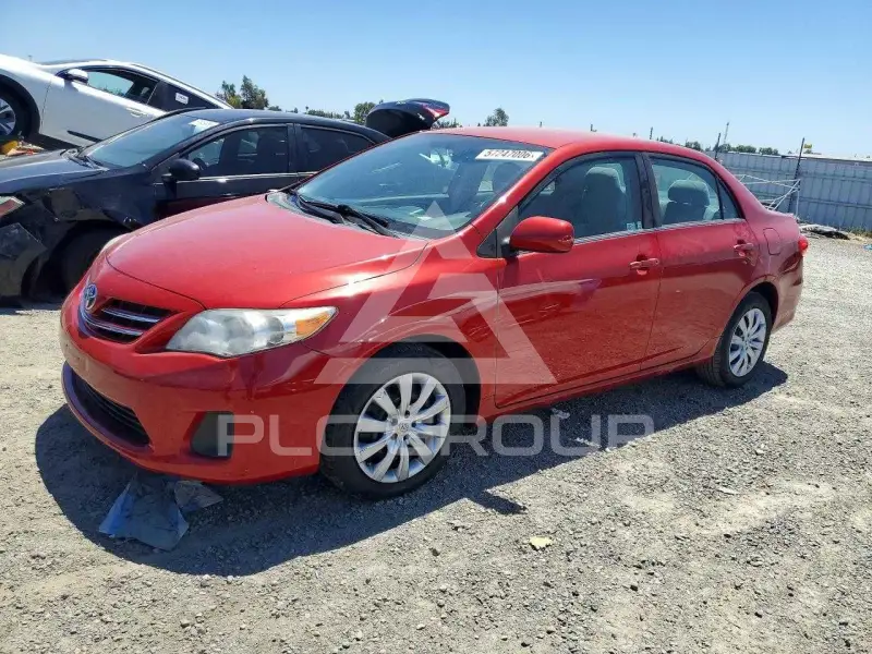 2013 Toyota COROLLA фото