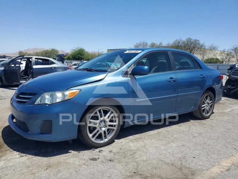 2013 Toyota COROLLA фото