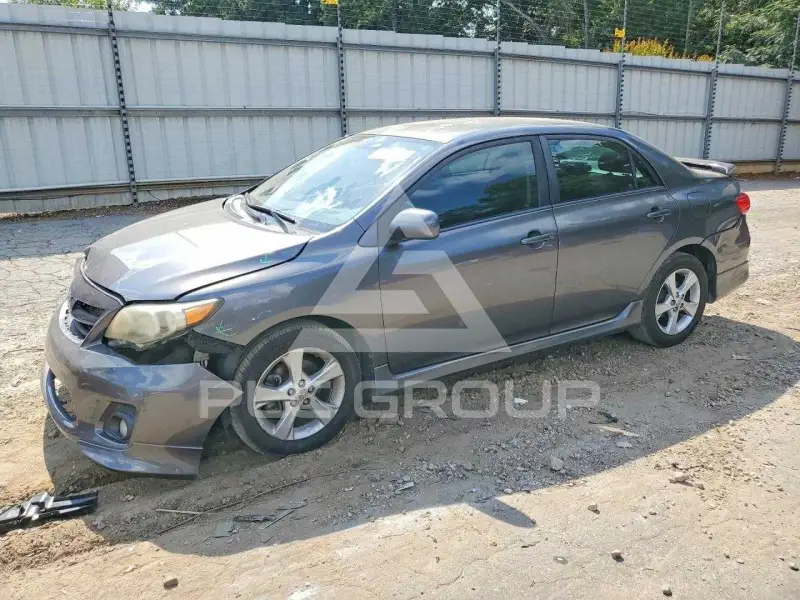 2013 Toyota COROLLA фото