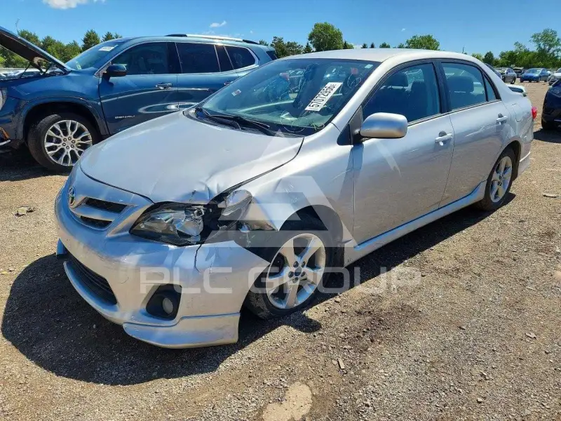 2013 Toyota COROLLA фото