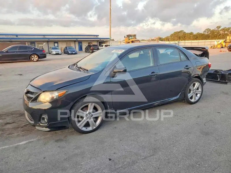 2013 Toyota COROLLA фото