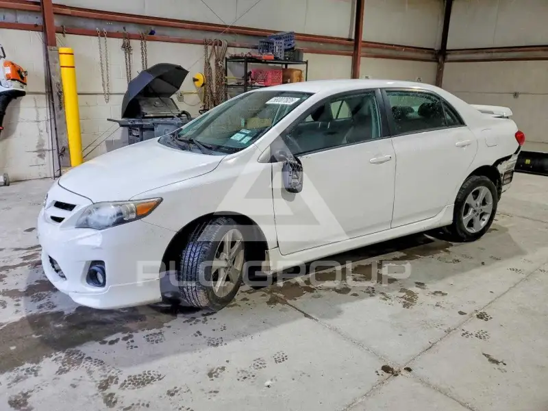 2013 Toyota COROLLA фото