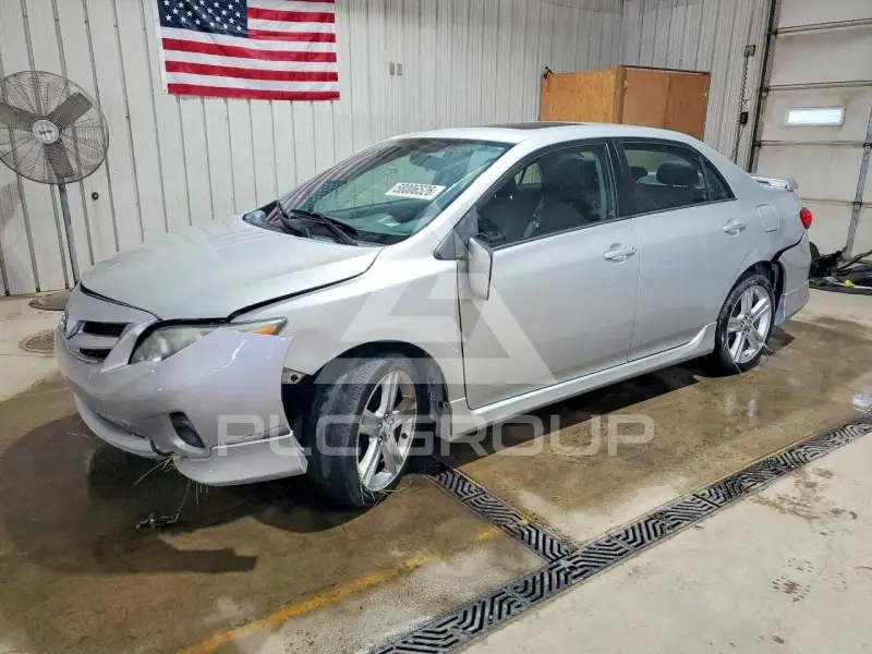 2013 Toyota COROLLA фото