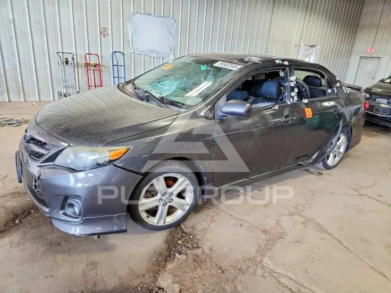 2013 Toyota COROLLA фото