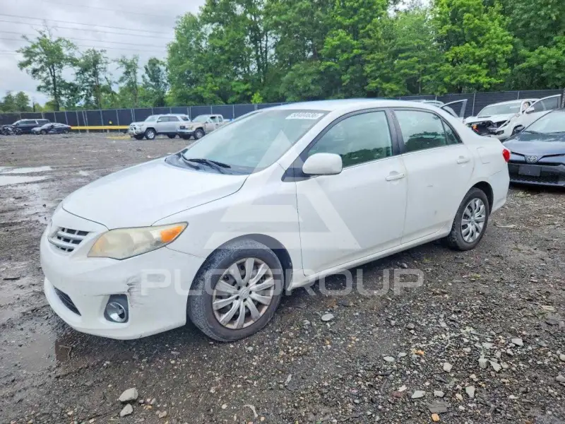 2013 Toyota COROLLA фото