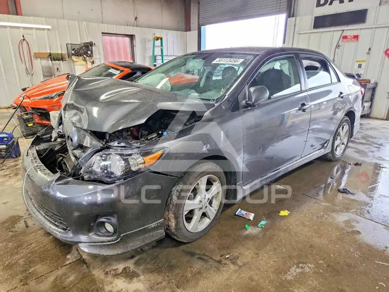 2013 Toyota COROLLA фото