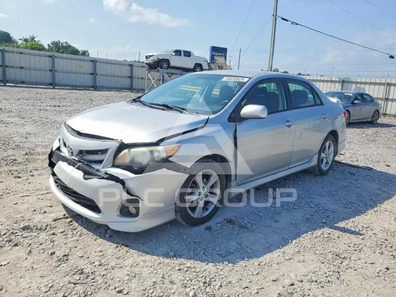 2013 Toyota COROLLA фото