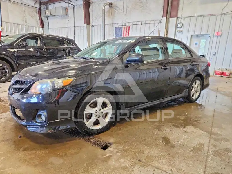 2013 Toyota COROLLA фото