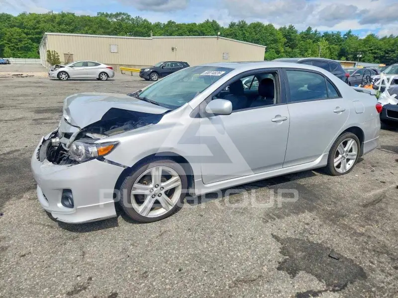 2013 Toyota COROLLA фото