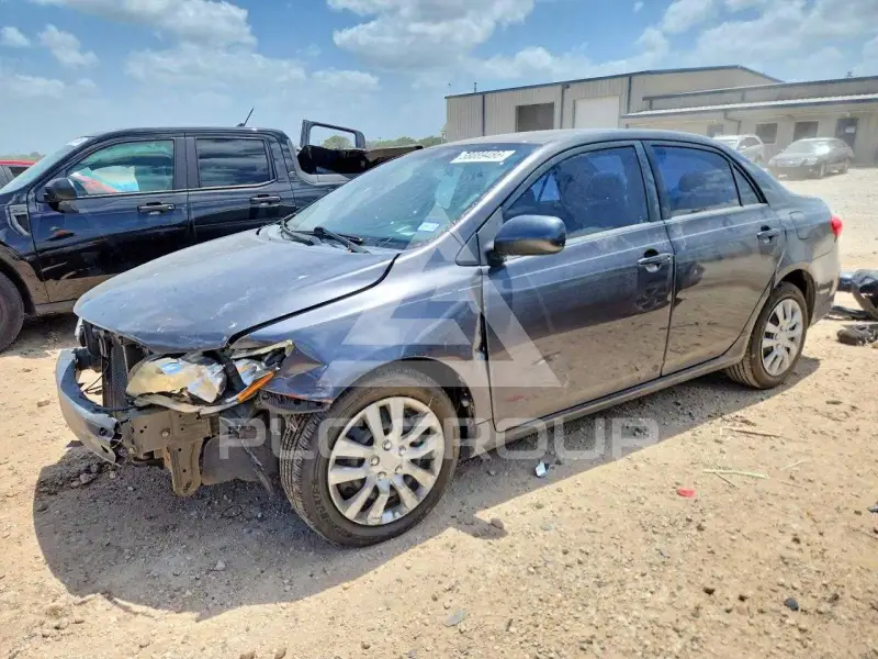 2013 Toyota COROLLA фото