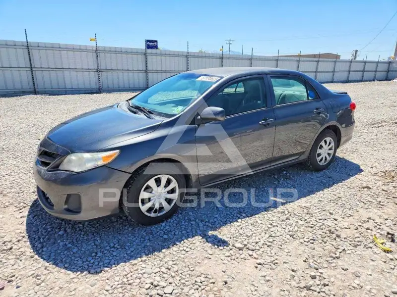 2013 Toyota COROLLA фото