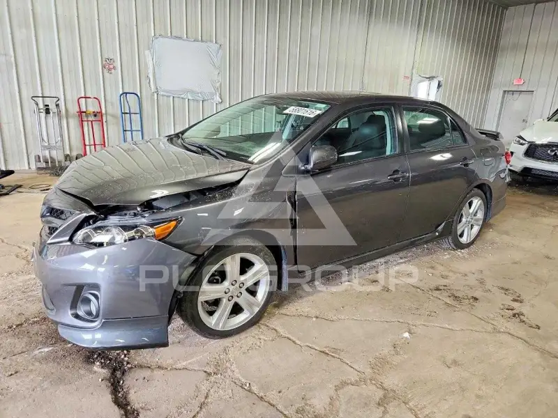 2013 Toyota COROLLA фото