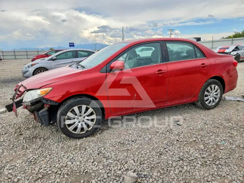 2013 Toyota COROLLA фото