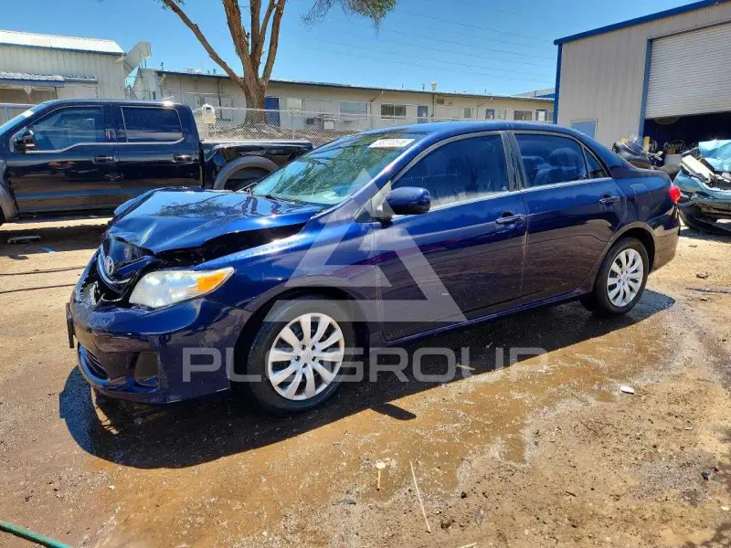 2013 Toyota COROLLA фото
