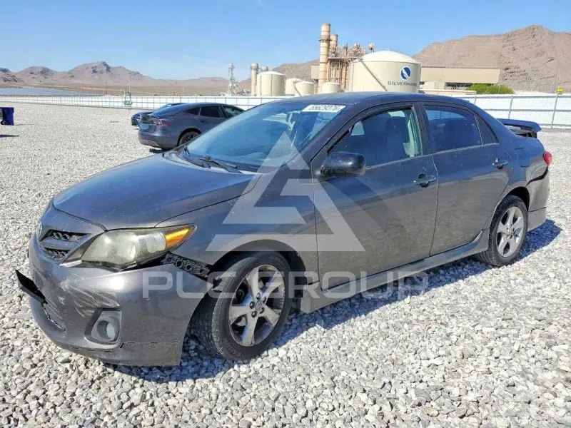 2013 Toyota COROLLA фото