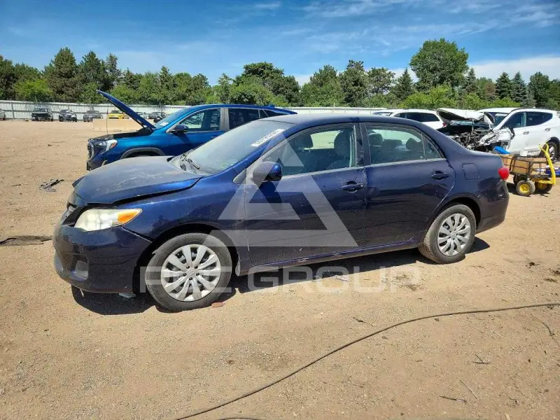2013 Toyota COROLLA фото