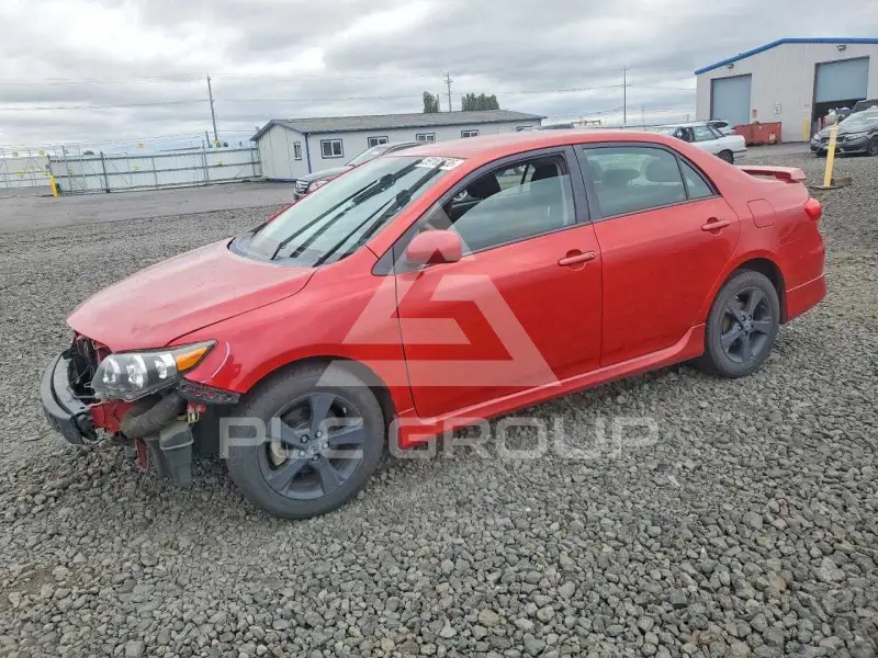 2013 Toyota COROLLA фото