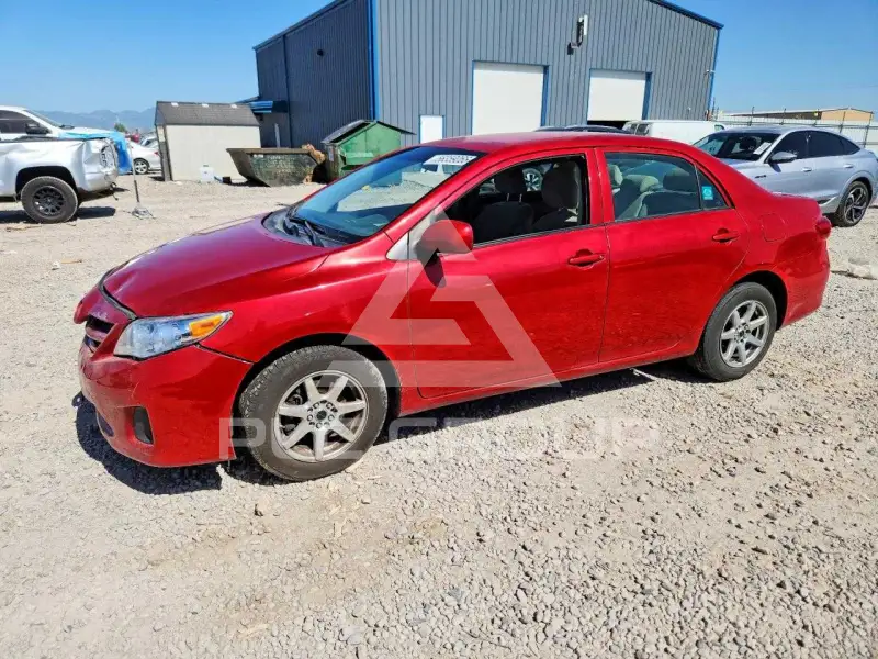 2013 Toyota COROLLA фото