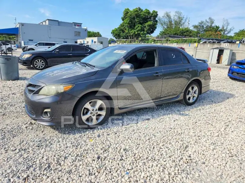2013 Toyota COROLLA фото