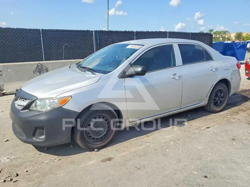 2013 Toyota COROLLA photo
