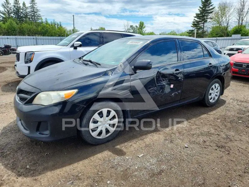 2013 Toyota COROLLA фото