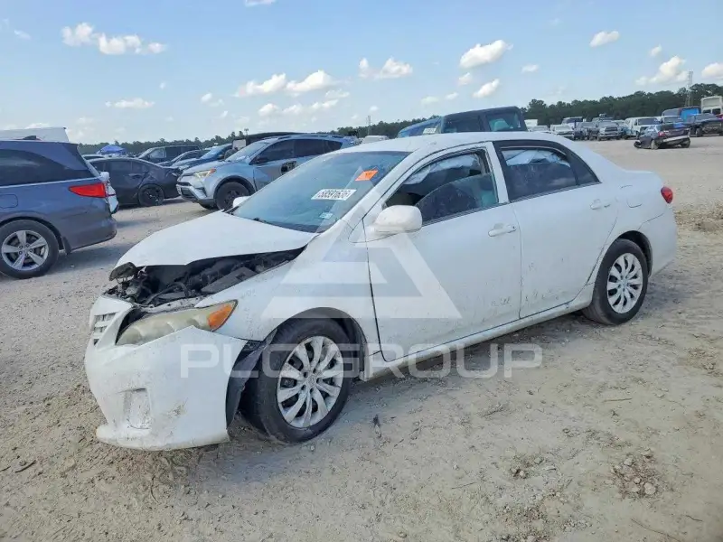 2013 Toyota COROLLA фото