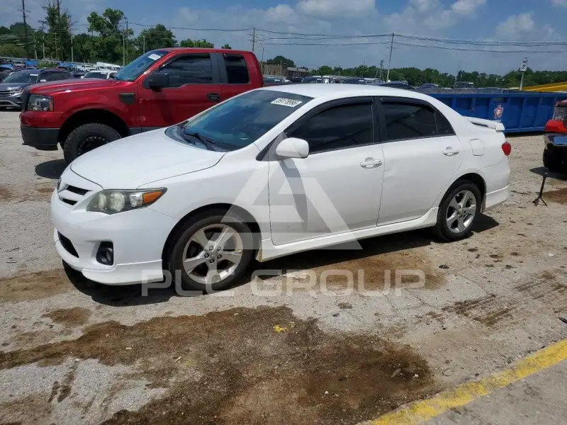 2013 Toyota COROLLA фото