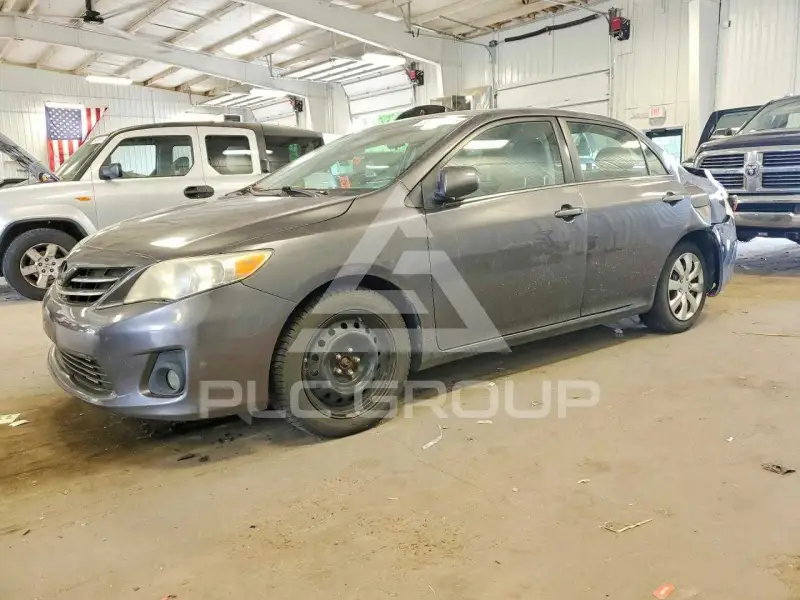2013 Toyota COROLLA фото