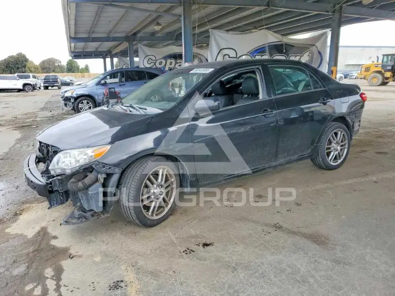 2013 Toyota COROLLA photo