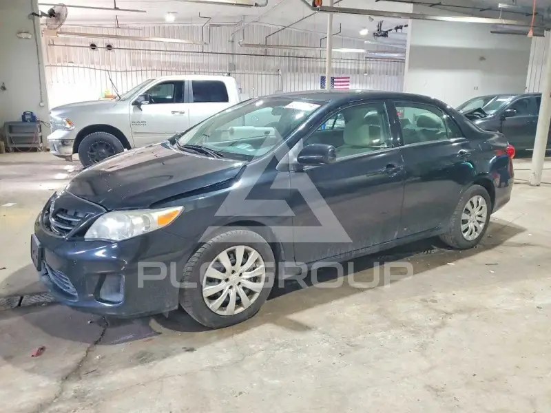 2013 Toyota COROLLA фото