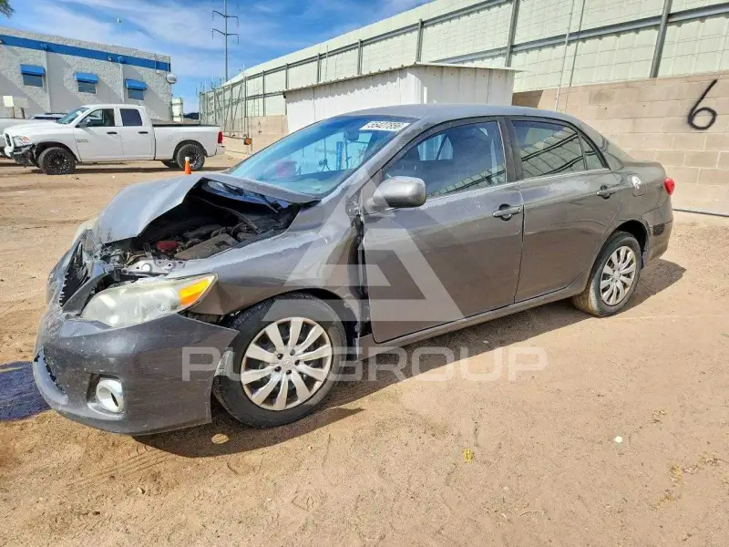 2013 Toyota COROLLA фото