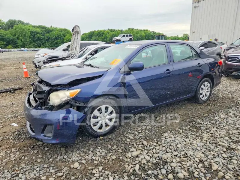 2013 Toyota COROLLA photo