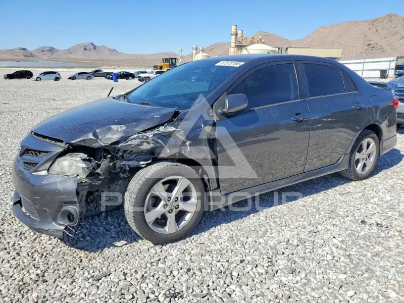 2013 Toyota COROLLA фото
