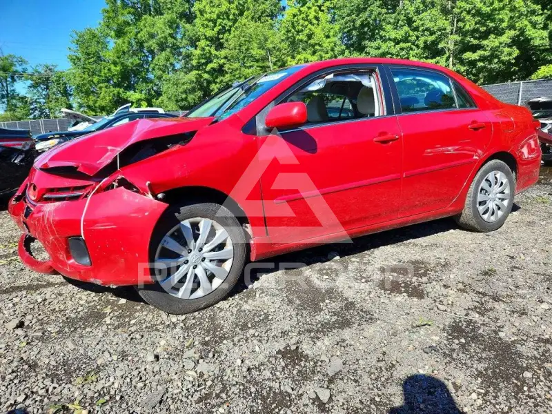 2013 Toyota COROLLA фото