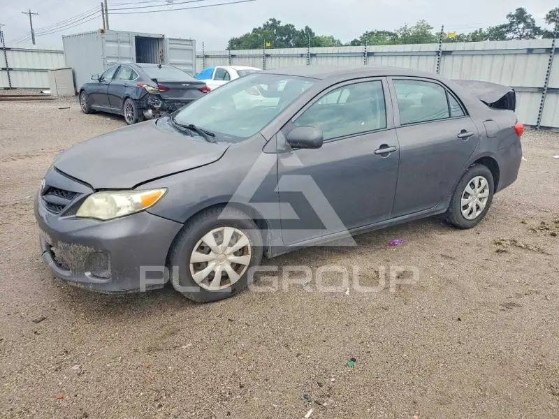 2013 Toyota COROLLA фото