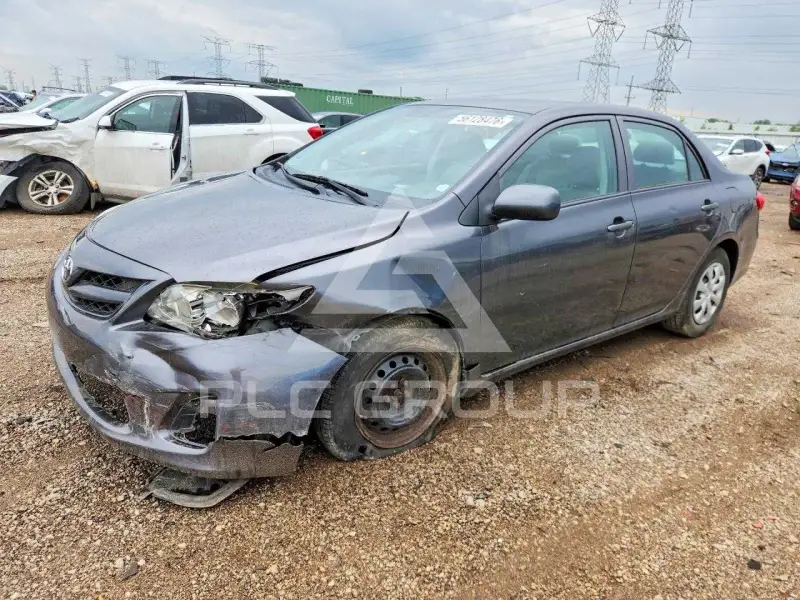 2013 Toyota COROLLA фото