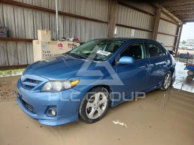 2013 Toyota COROLLA фото