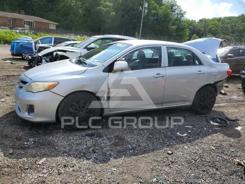 2013 Toyota COROLLA photo