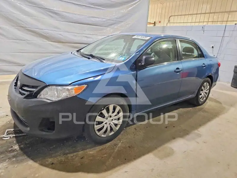 2013 Toyota COROLLA фото