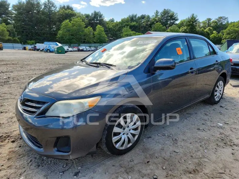 2013 Toyota COROLLA фото