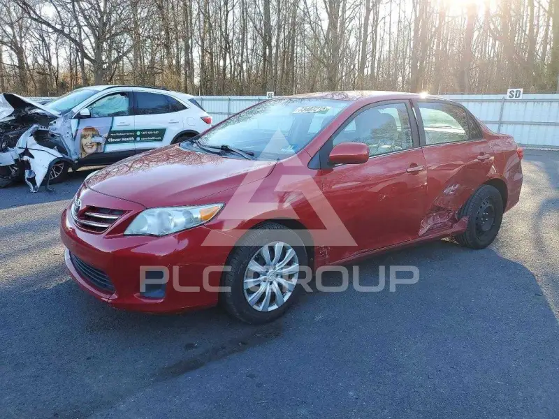 2013 Toyota COROLLA фото
