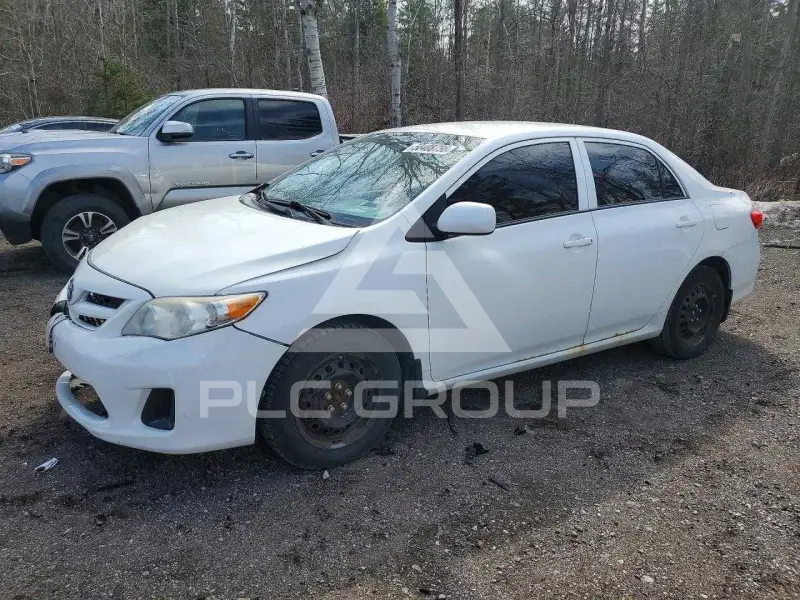 2013 Toyota COROLLA фото
