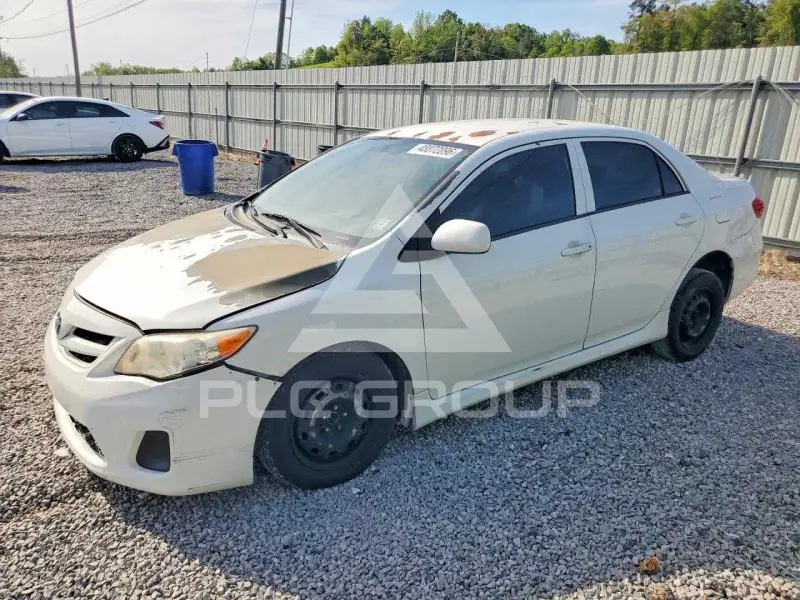 2013 Toyota COROLLA фото
