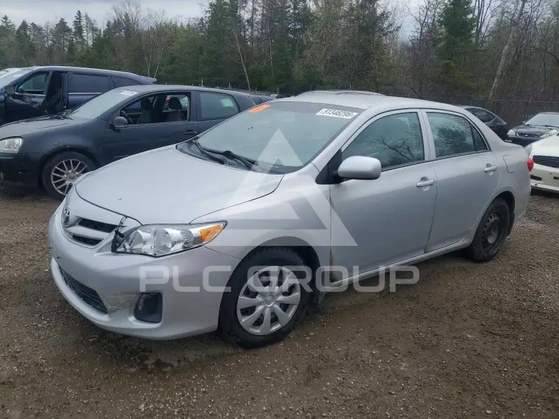 2013 Toyota COROLLA фото
