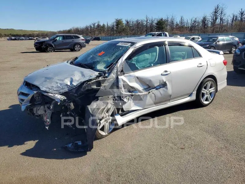 2013 Toyota COROLLA фото