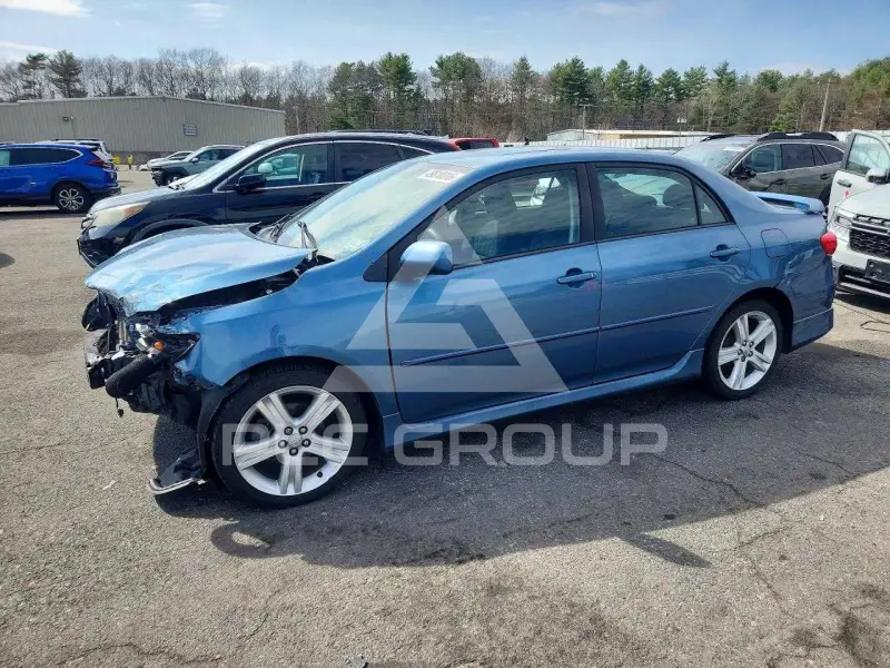 2013 Toyota COROLLA фото