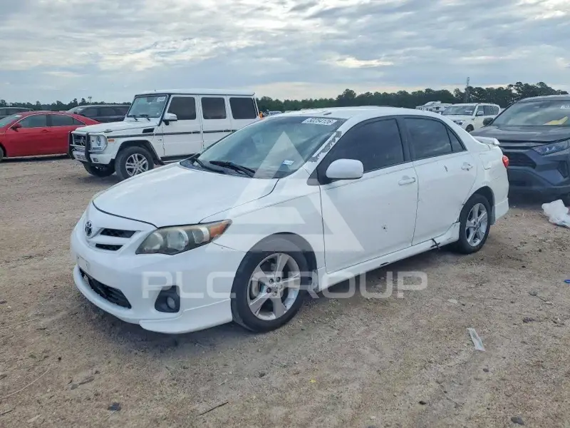2013 Toyota COROLLA фото