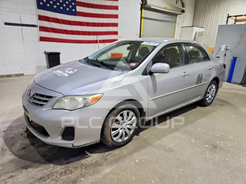 2013 Toyota COROLLA фото