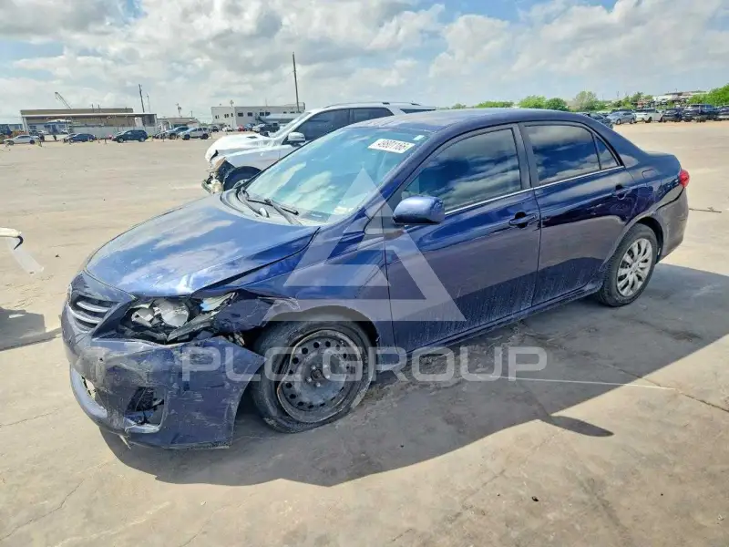 2013 Toyota COROLLA фото