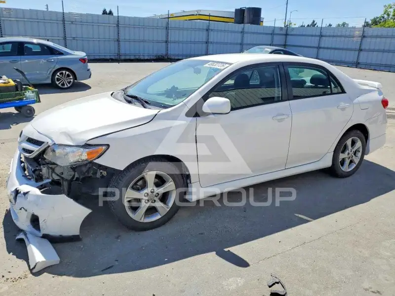 2013 Toyota COROLLA photo